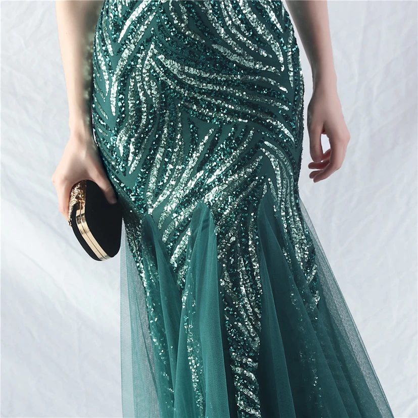 Paillettenbesetztes Abendkleid aus Netzstoff und Trägern view 18