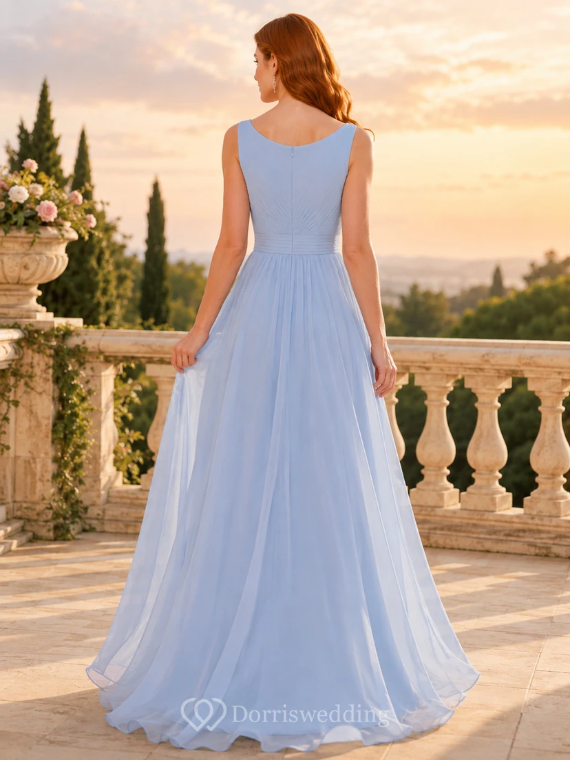Vestido de noche de gasa azul cielo con escote barco y corte en A view 2