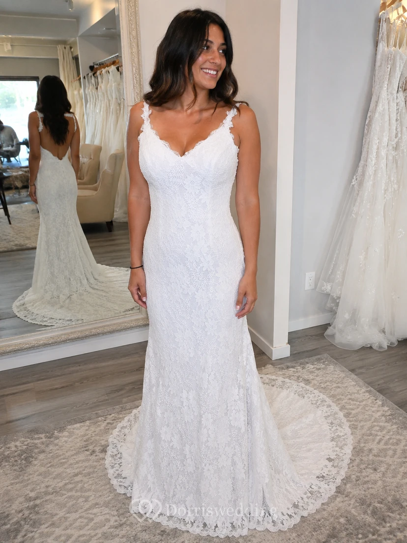 Robe de mariée sirène en dentelle, dos nu, bretelles spaghetti, style bohème chic, sexy, à bretelles spaghetti et ourlet asymétrique. view 6