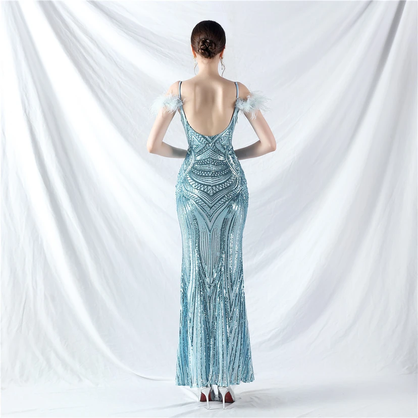 Vestido de noche con cuentas florales y plumas de avestruz elaboradas artesanalmente view 39