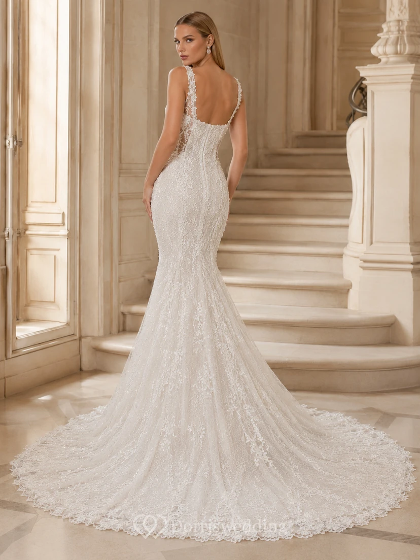Robe de mariée sirène vintage en dentelle, bretelles carrées, sans manches, traîne chapelle, applications florales, style jardin view 2