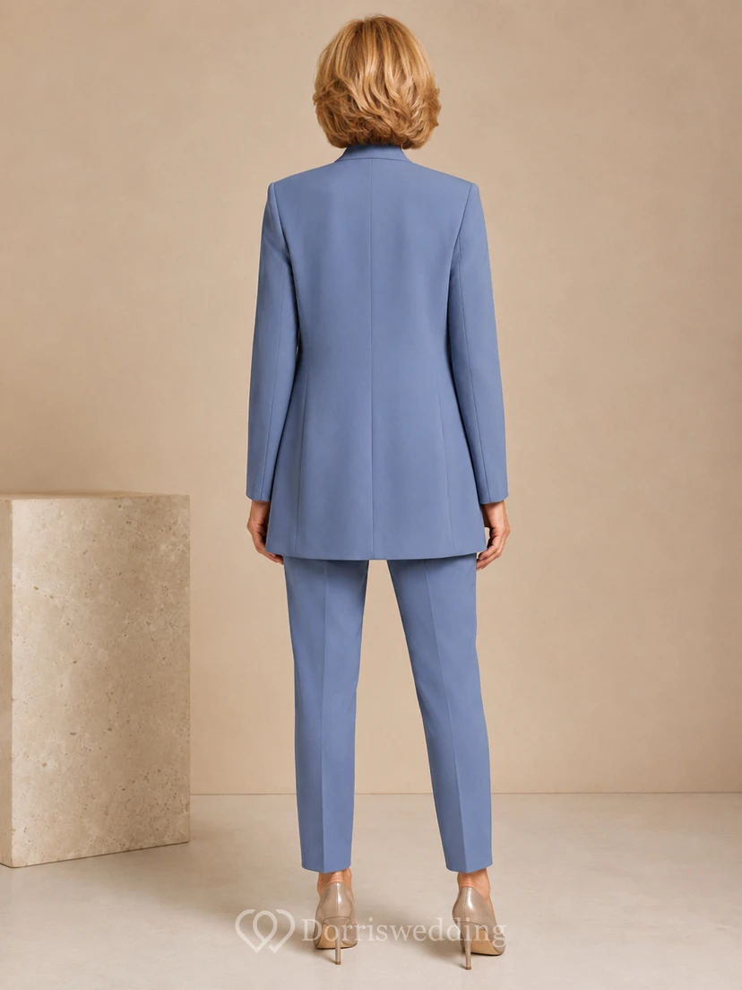 Stahlblauer, moderner, knöchellanger Crêpe-Hosenanzug mit schmal zulaufendem Bein, offenem, langem Blazer, Rundhalsausschnitt und Taschen – perfekt für die Mutter der Braut. view 2