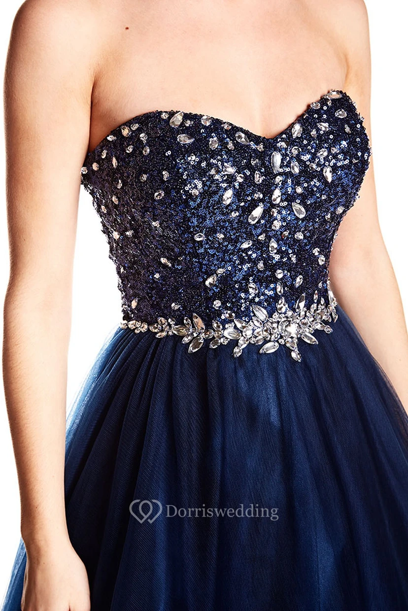 Herzförmiges, bodenlanges, perlenbesetztes Tüll-Abendkleid mit Taillenschmuck und Schnürung view 3
