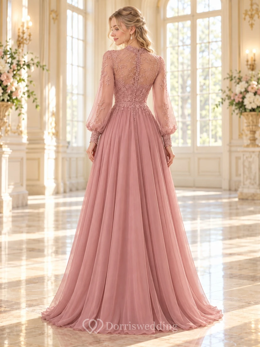 Robe de bal vintage rose poudré à manches longues et col montant en dentelle view 2