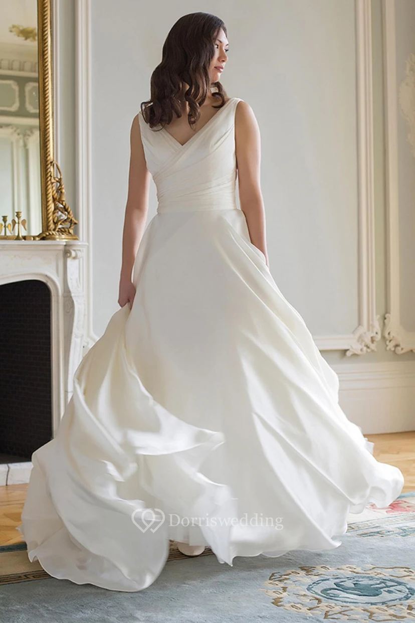 Etuikleid aus Chiffon, langärmelig, V-Ausschnitt und gerafft view 2