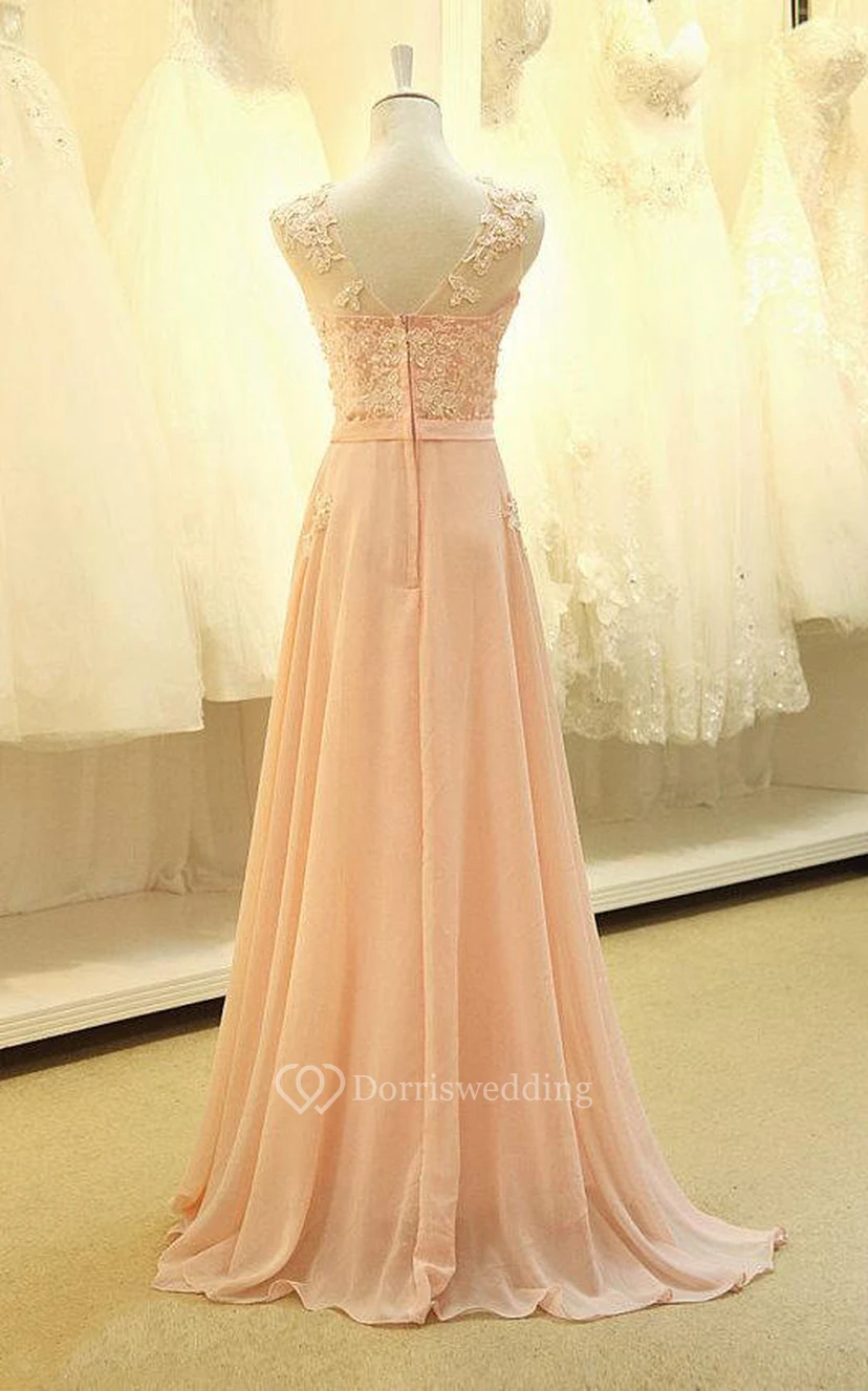 Glockenmützen-Fledermauskleid mit Perlenapplikationen und Chiffonspitze view 2