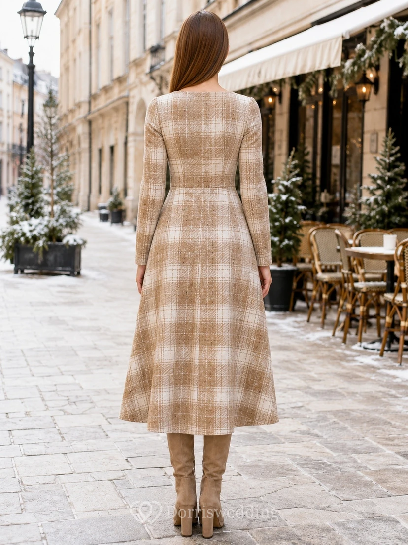 Robe d'hiver vintage champêtre à carreaux, col carré, manches longues, en laine, longueur thé, coupe trapèze, col rond view 2
