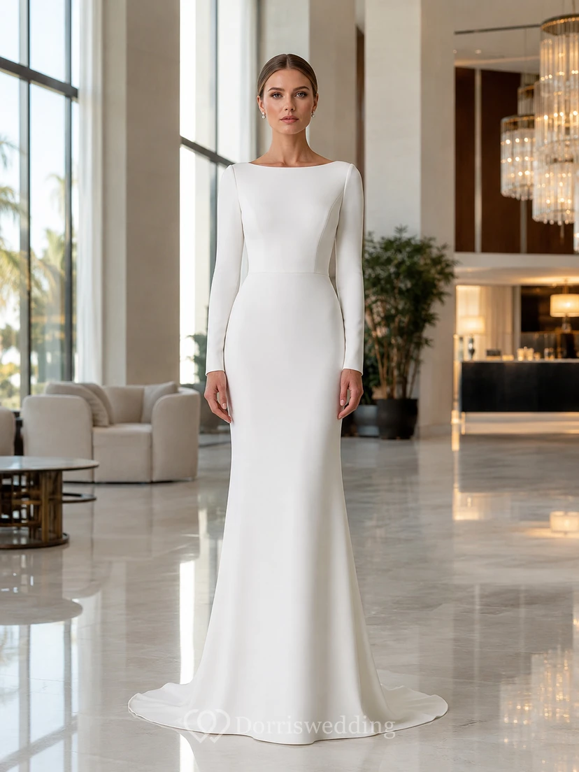 Vestido de novia minimalista de satén, corte recto, escote barco, manga larga, cola larga.