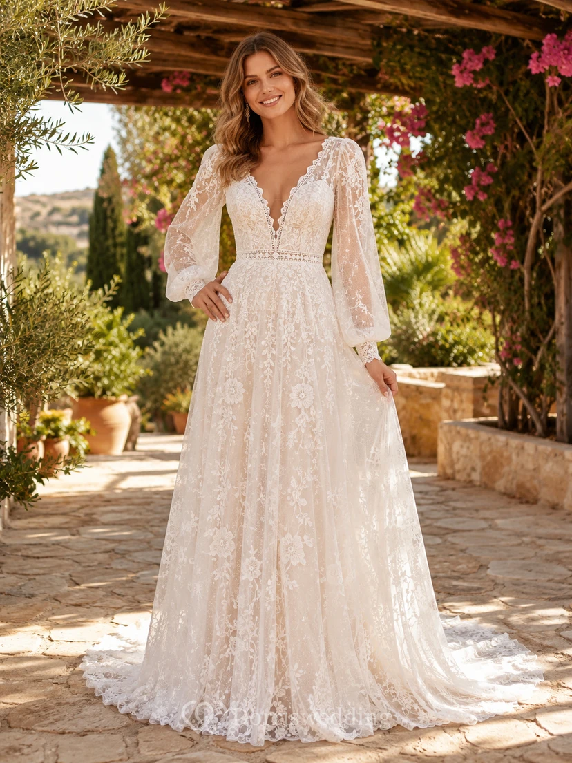 Robe de mariée bohème à col en V en dentelle, manches longues style poète, coupe trapèze, idéale pour un mariage à destination