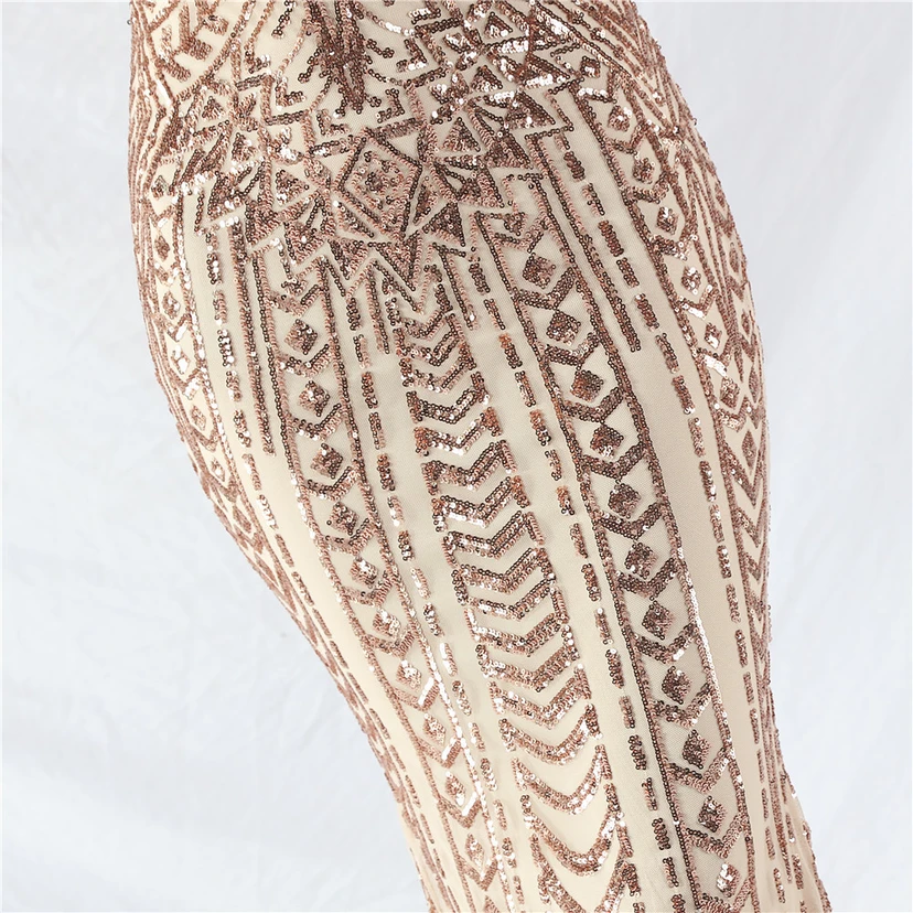 Robe de soirée haut de gamme ornée de perles florales et de plumes d'autruche. view 59