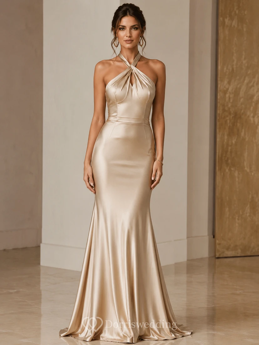 Robe de soirée fourreau en satin, dos nu, sans manches et drapée, longueur au sol