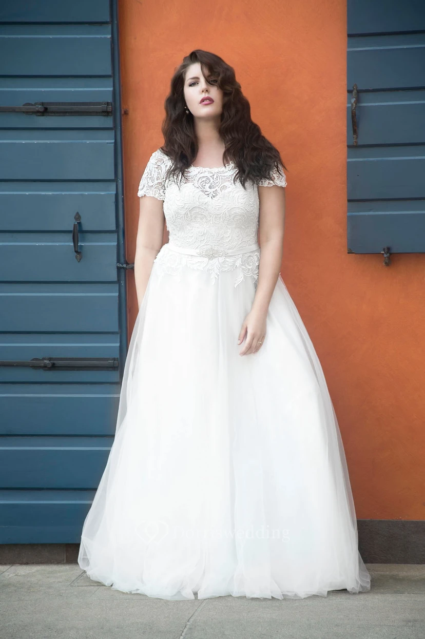 A-Line Floor-Length Scoop Neck Short Sleeve Tulle Appliques Dress