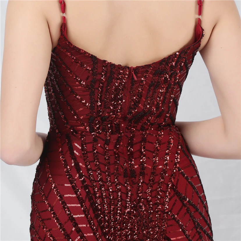 Robe de soirée longue à bretelles en maille transparente ornée de perles et de sequins view 7