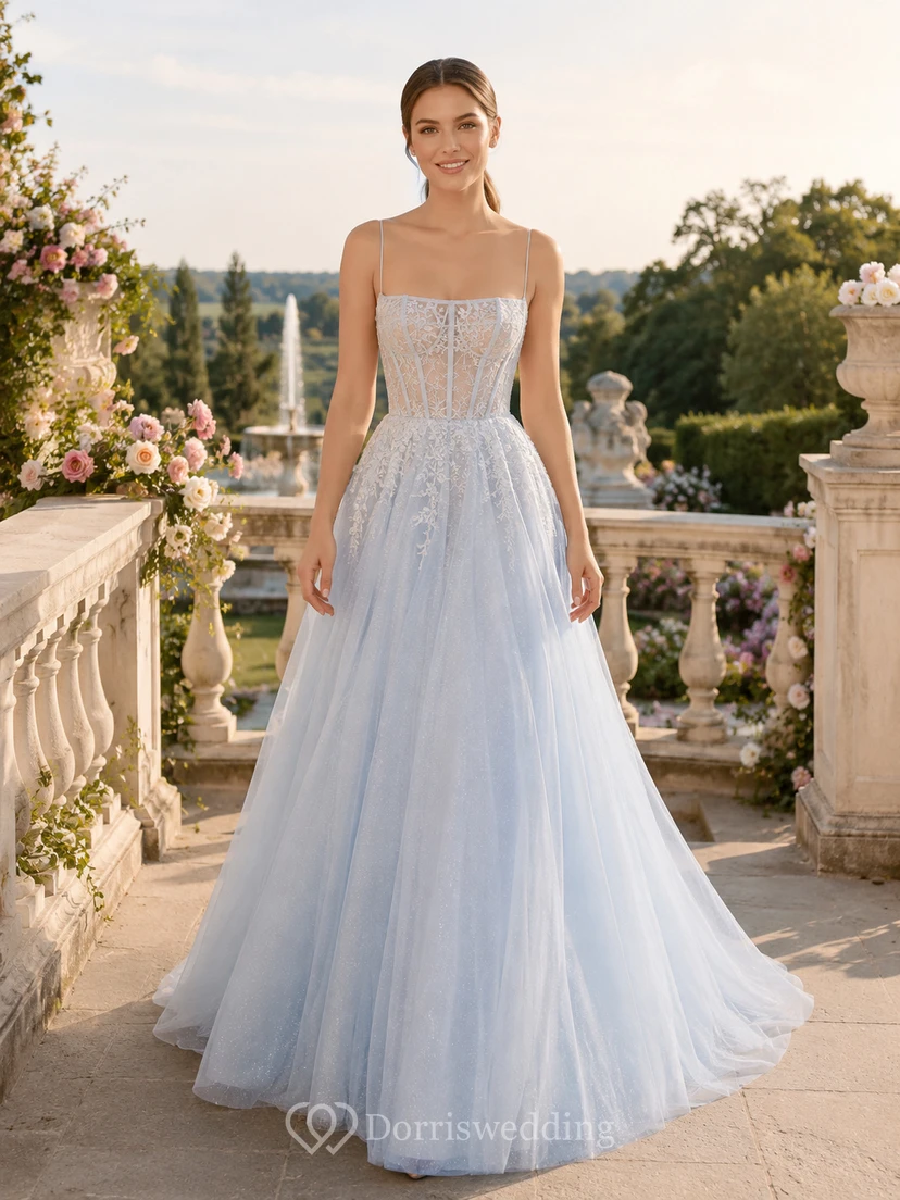 Robe de mariée bleu ciel à fines bretelles en tulle perlé, coupe trapèze