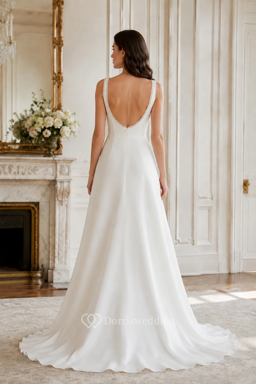 Robe de mariée ivoire en satin, coupe trapèze, décolleté rond et dos nu view 2