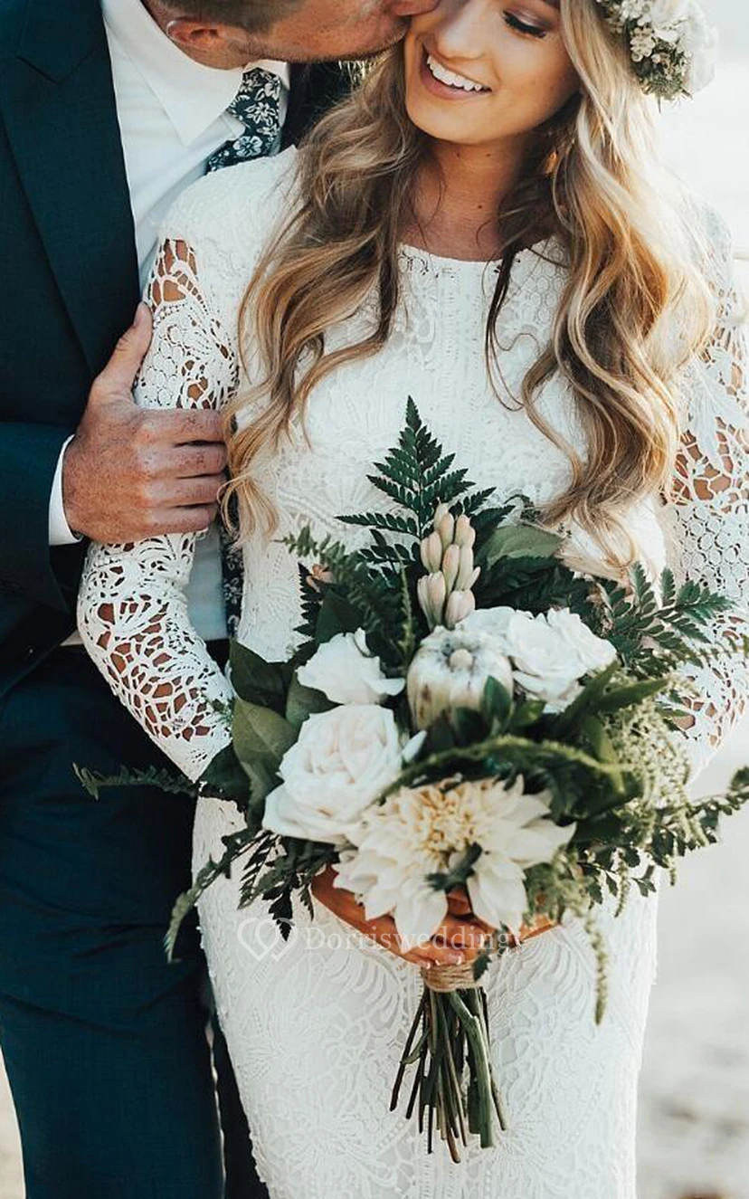 Vestido de novia bohemio de manga larga con encaje, corte modesto y falda acampanada view 5