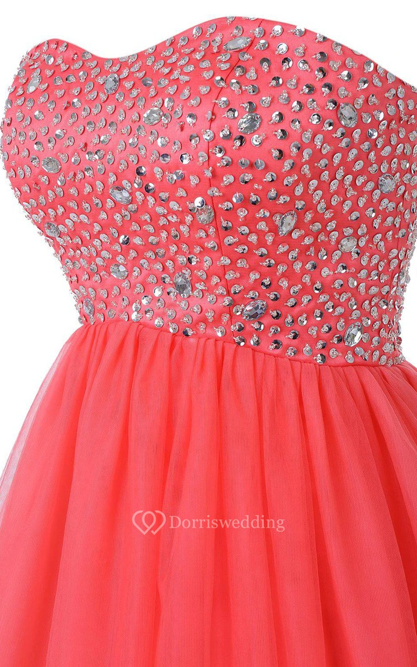Robe courte bustier trapèze à corsage à sequins view 2