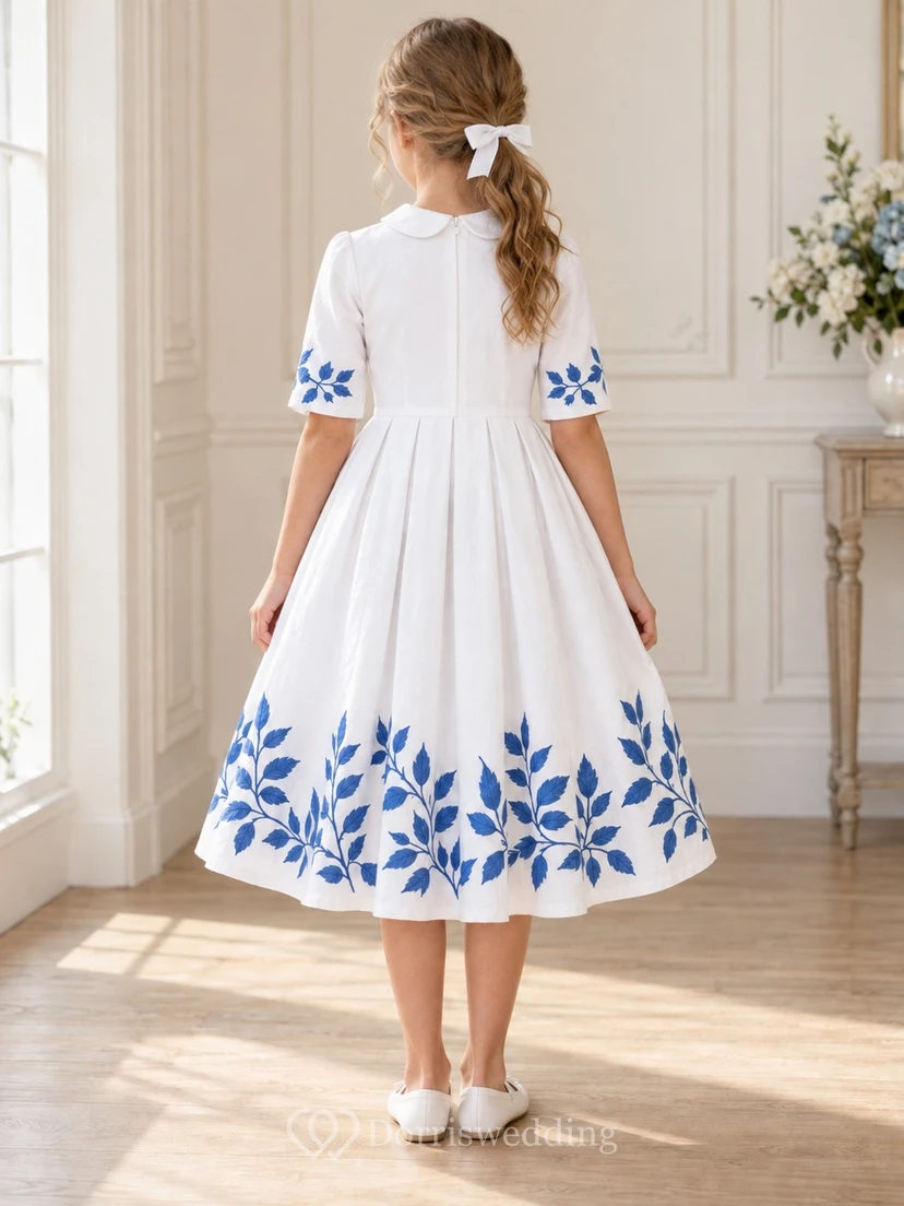 Schlichtes, schlichtes weißes Teelängenkleid mit Peter-Pan-Kragen, Ellbogenärmeln, gezacktem Blättermuster und breiten Falten in A-Linie – perfekt für Blumenmädchen. view 2