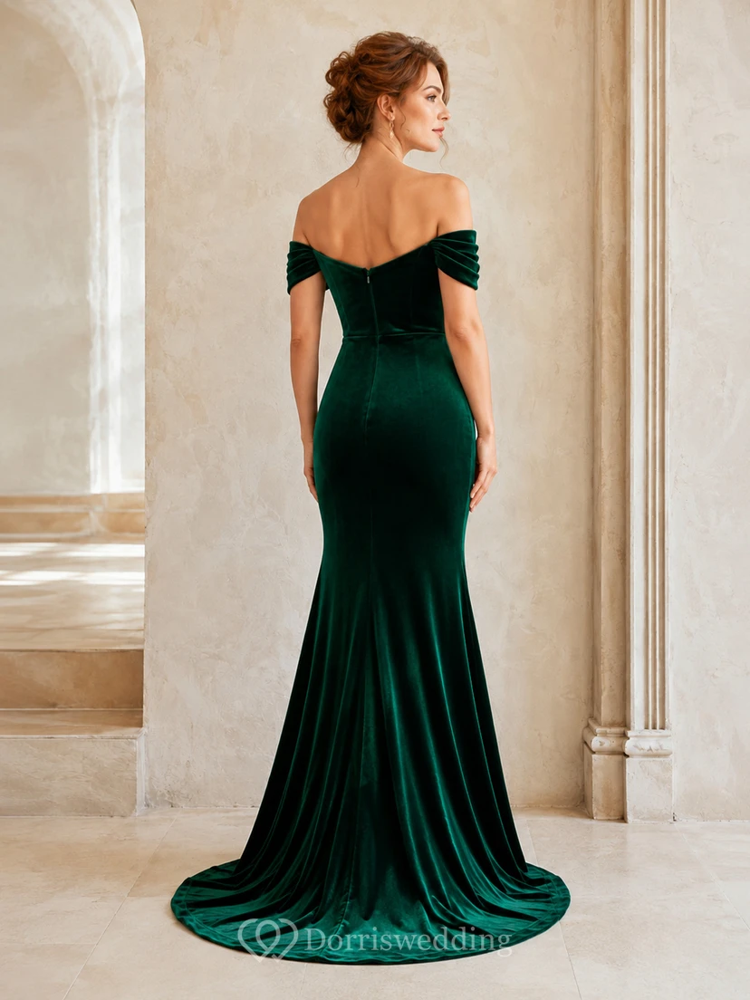 Vestido de fiesta de lujo de terciopelo Evergreen verde oscuro estilo sirena, largo hasta el suelo, con hombros descubiertos y manga corta. view 2