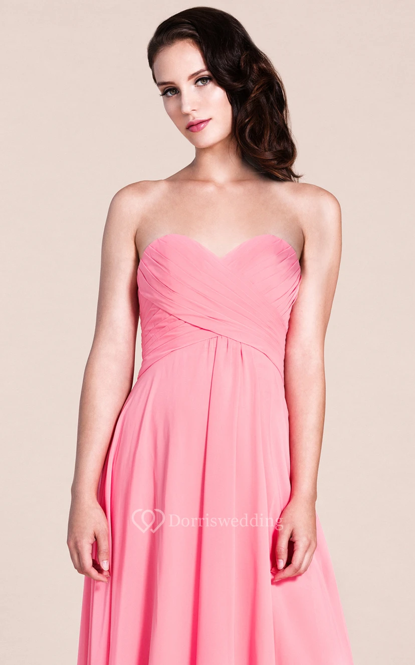 Vestido largo de gasa sin tirantes con escote corazón, estilo sencillo, para damas de honor. view 5