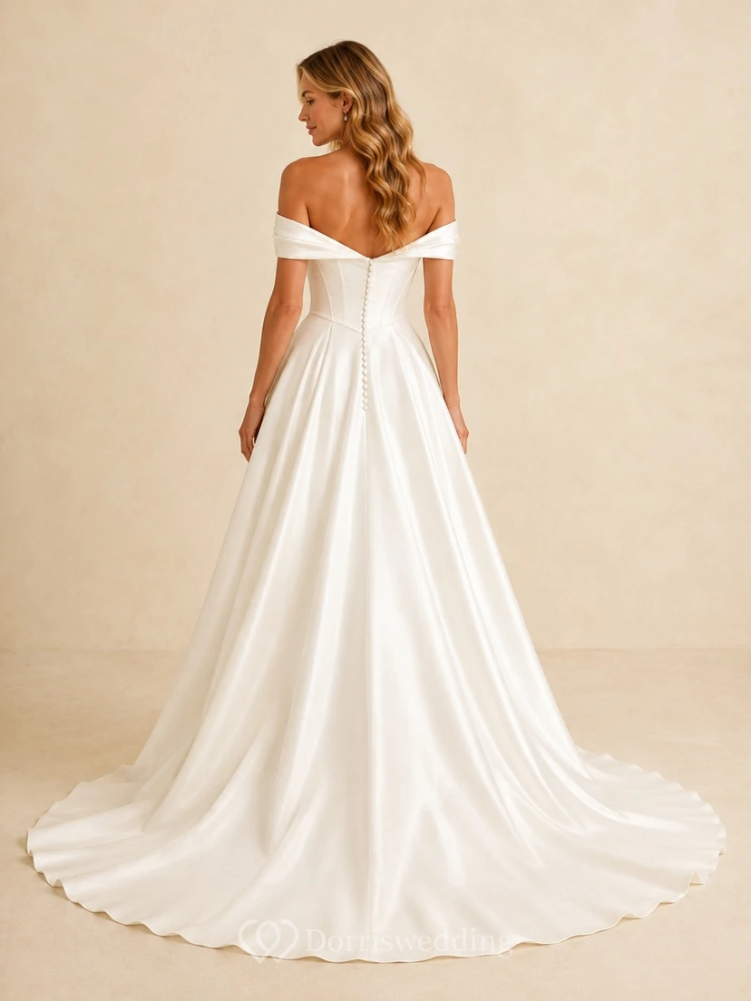 Vestido de novia de satén con mangas cortas, hombros descubiertos, corte en A y cola larga. view 2