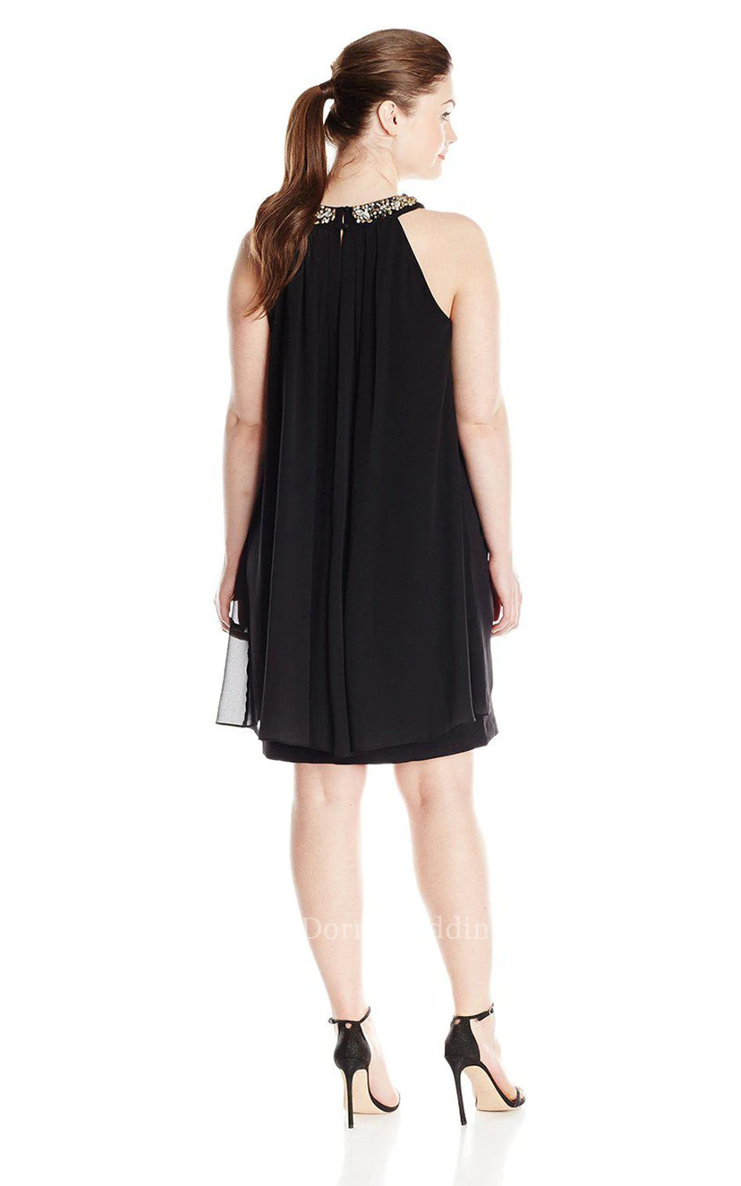 Chiffonkleid mit hohem Kragen und juwelenbesetztem Ausschnitt view 2
