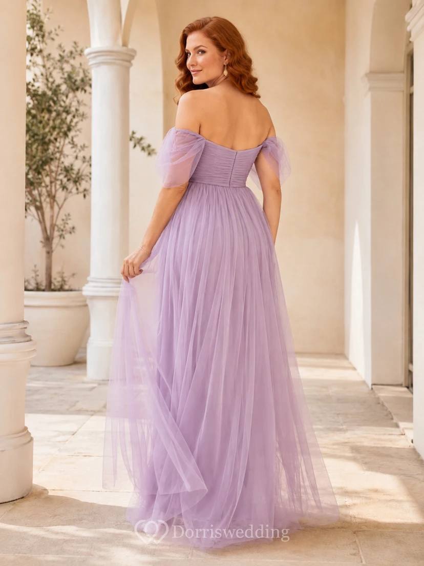 Robe de maternité lilas en tulle, épaules dénudées, coupe empire, longueur au sol, style romantique. view 2