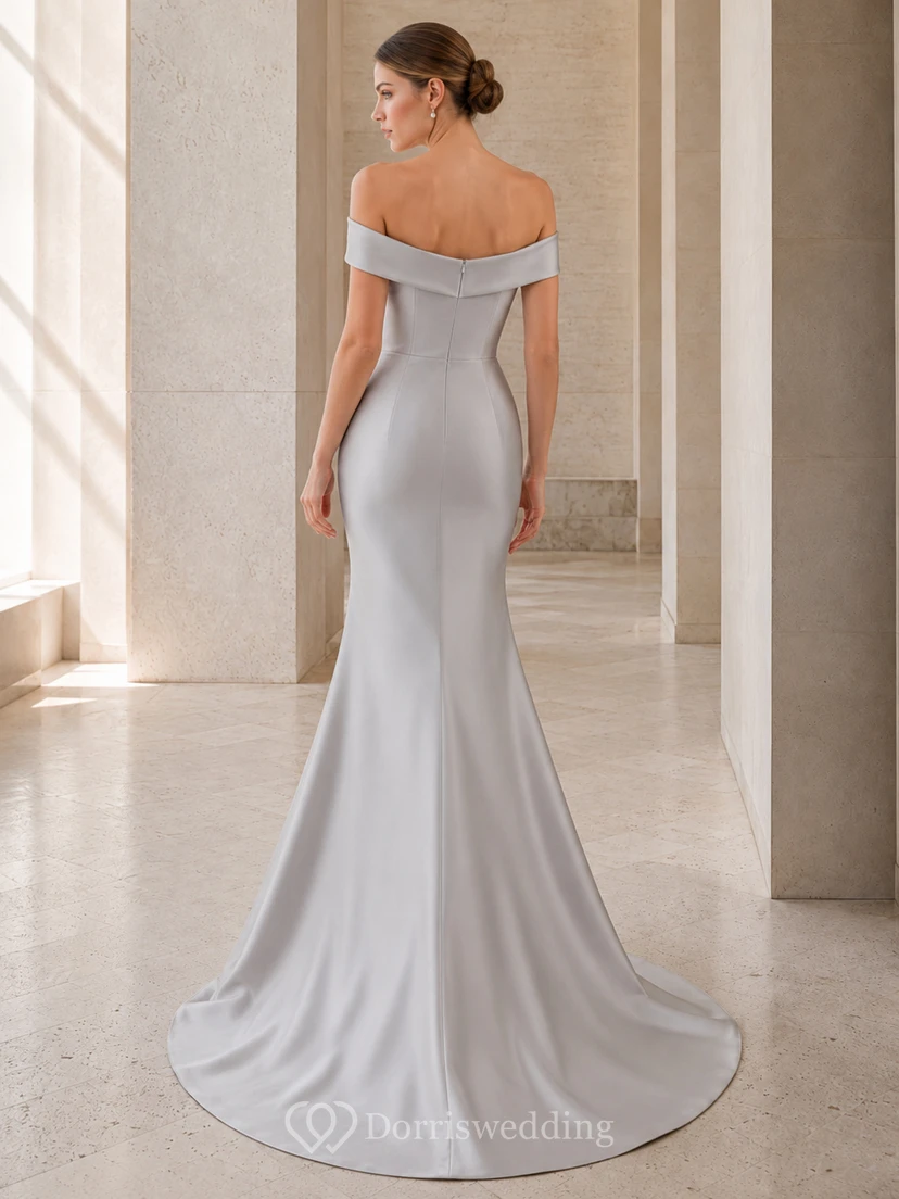 Robe de mariée sirène moderne et pudique en satin gris tourterelle, épaules dénudées view 2