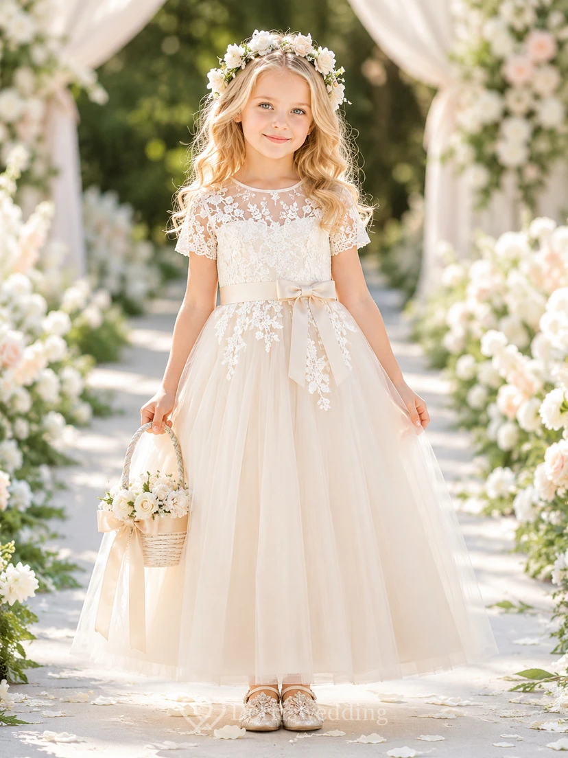 Vestido de niña de flores de tul y encaje con corte en A, mangas cortas, cuello redondo y falda a la altura de la rodilla.