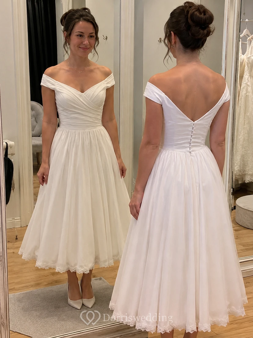 Robe de mariée en satin mi-longue, sans manches, à col en V et boutons dans le dos view 6