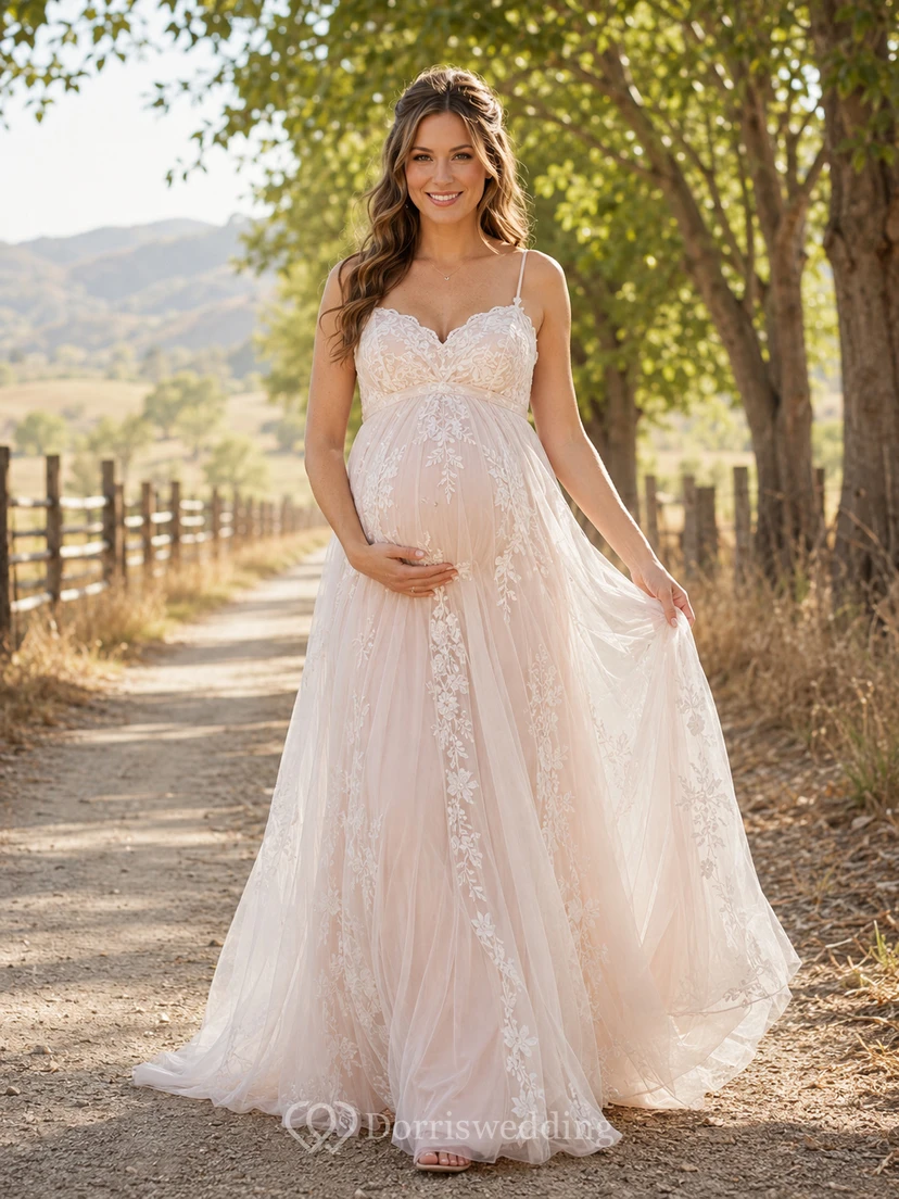 Umstandsbrautkleid mit Spaghettiträgern, A-Linien-Schnitt aus Spitze und Tüll mit zarter Applikationsschleppe