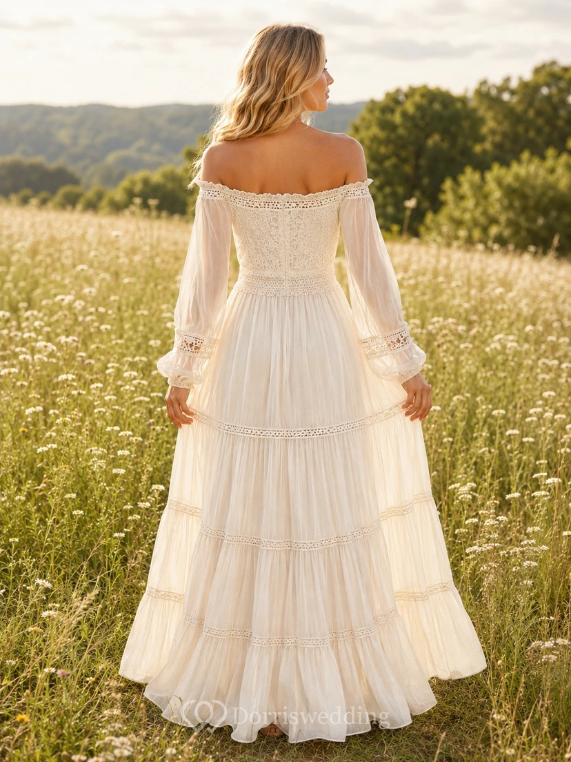 Boho-Maxikleid in Elfenbein mit langen Ärmeln, schulterfreiem Schnitt und Stufenrock view 2