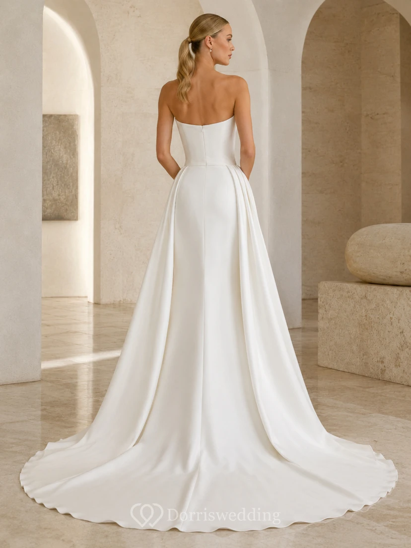 Robe de mariée élégante en satin, sans bretelles, fourreau, traîne drapée, longueur au sol view 2