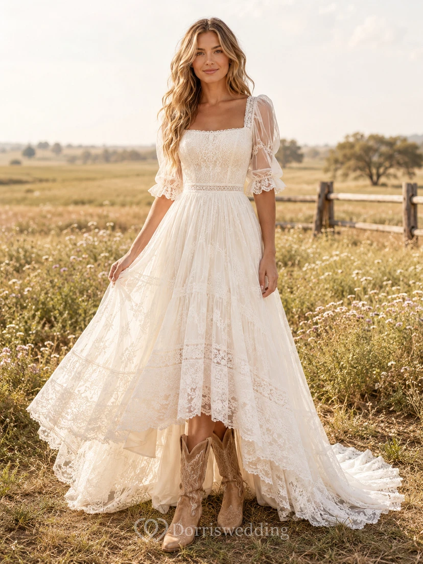 Robe de mariée de maternité épaules dénudées en dentelle et tulle, coupe trapèze, style jardin, avec traîne appliquée