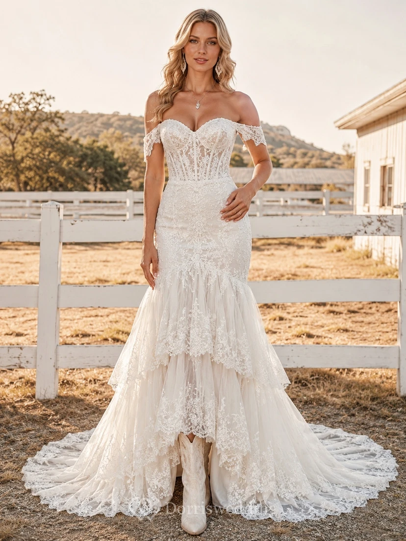Robe de mariée bohème romantique en dentelle, épaules dénudées, manches courtes, volants, coupe sirène, traîne chapelle