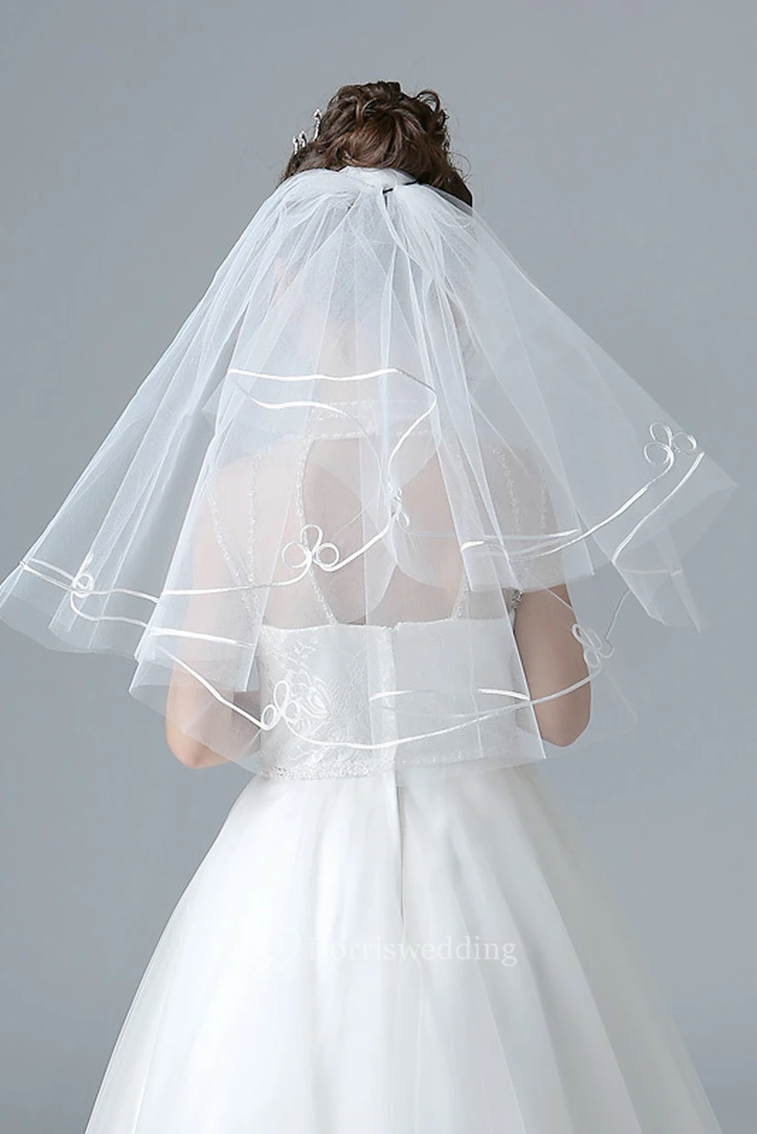 Short Single Layer Lace Flower Girl Veil view 2
