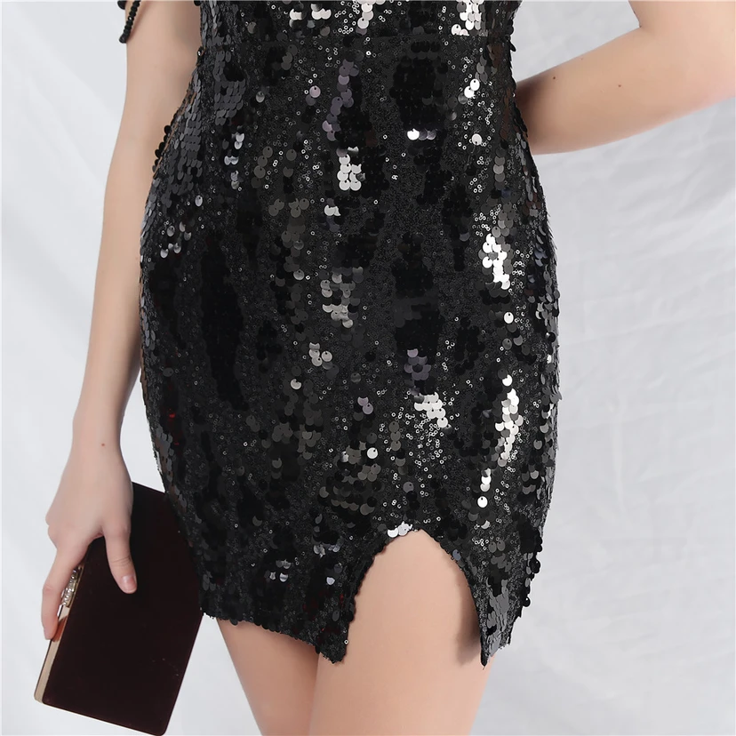 Robe courte à sequins ornée de perles et de sequins irisés, idéale au quotidien. Jupe courte. view 54