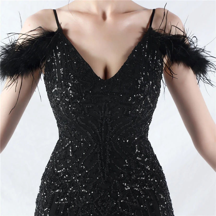 Robe de soirée haut de gamme ornée de perles florales et de plumes d'autruche. view 27