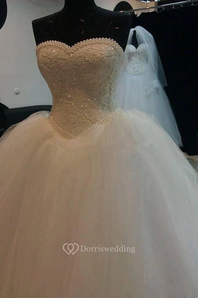 Glamorous Sweetheart Pearls Ball Gown Wedding Dress Tulle With Lace view 3