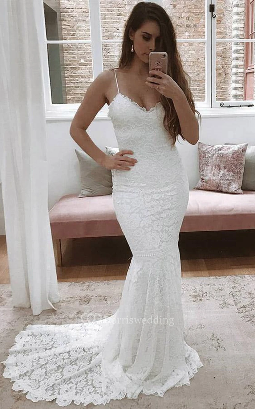 Lässiges, transparentes Meerjungfrauen-Brautkleid aus Spaghettiträgern mit Schleppe view 2
