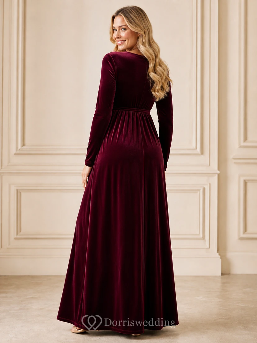 Robe de maternité bordeaux romantique en velours à col en V, manches longues et coupe empire view 2