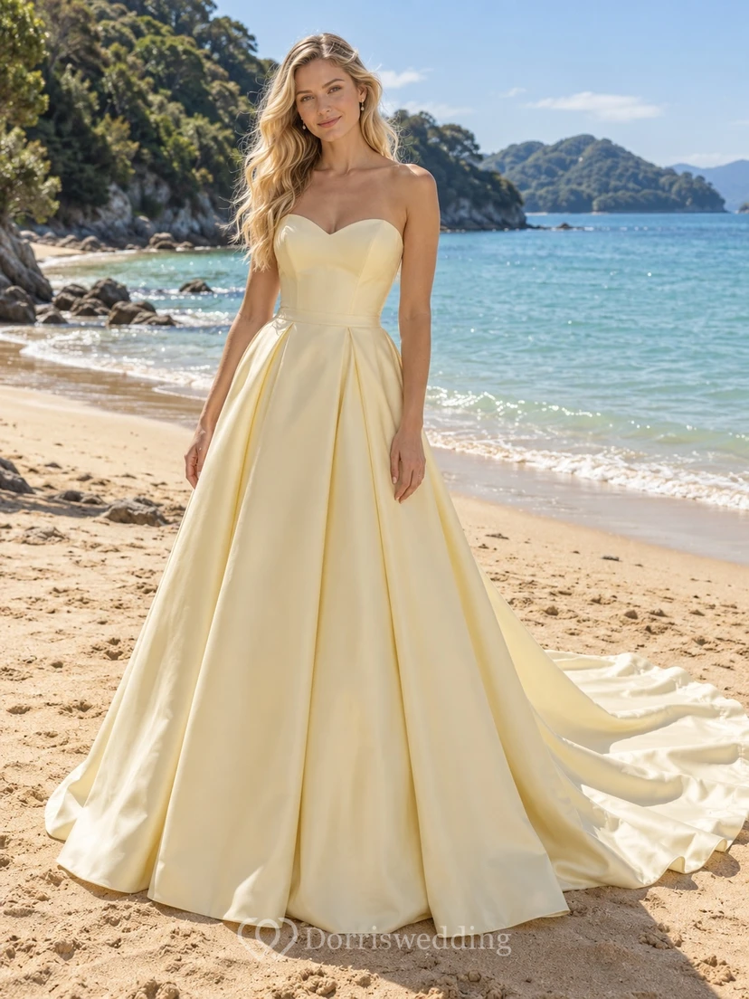 Schlichtes gelbes trägerloses Brautkleid aus Satin in A-Linie mit Herzausschnitt