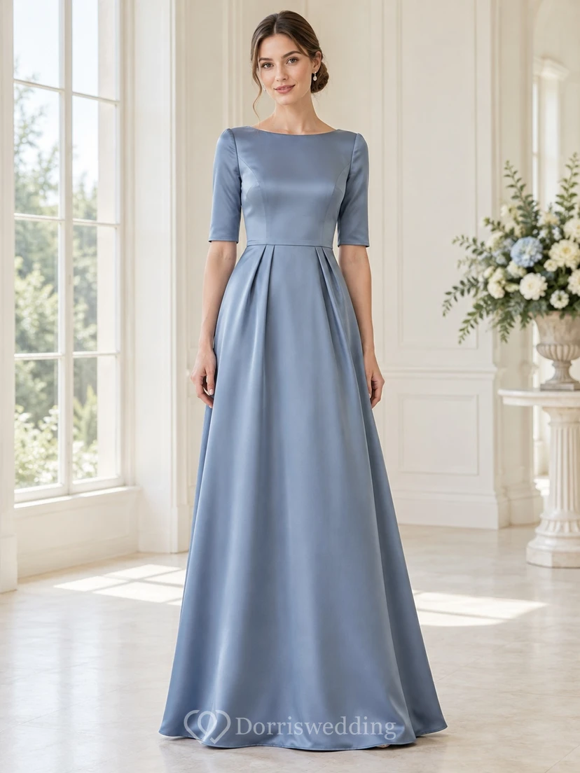 Vestido largo de dama de honor de satén plisado de manga corta con escote barco en azul acero discreto