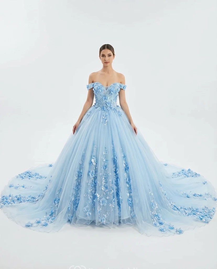Himmelblaues schulterfreies Quinceañera-Ballkleid mit Spitzenapplikationen und Schleppe
