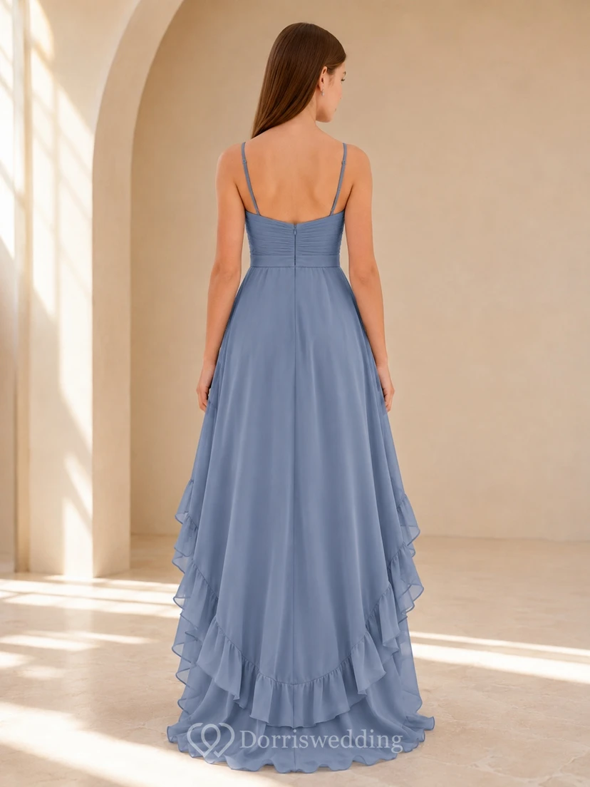 Vestido de dama de honor juvenil azul acero, corte en A, sin mangas, asimétrico, de gasa, con volantes, estilo romántico. view 2