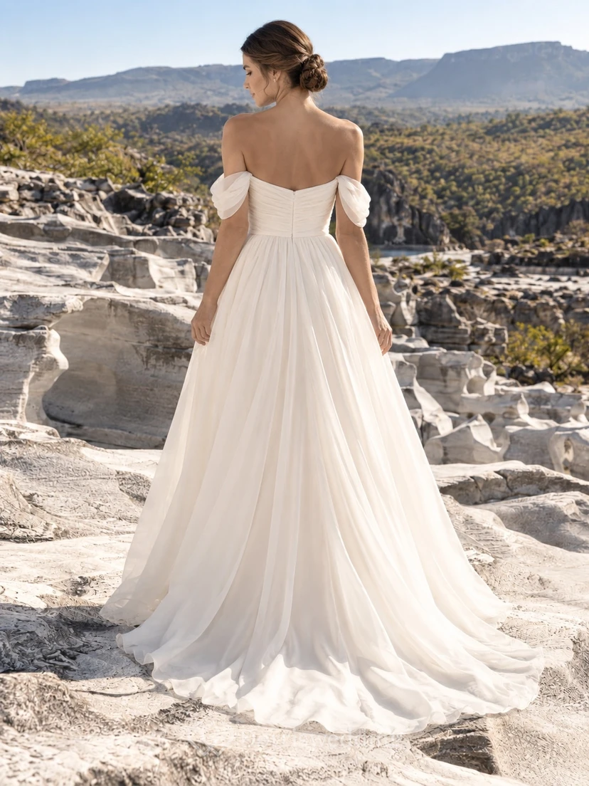 Schulterfreies Brautkleid aus Organza mit herzförmigem Dekolleté, drapiertem Oberteil und geteilter A-Linien-Schleppe view 2