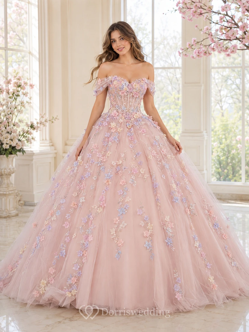 Robe de bal de princesse pour quinceañera, rose poudré, épaules dénudées, décolleté cœur, appliqué floral pastel.