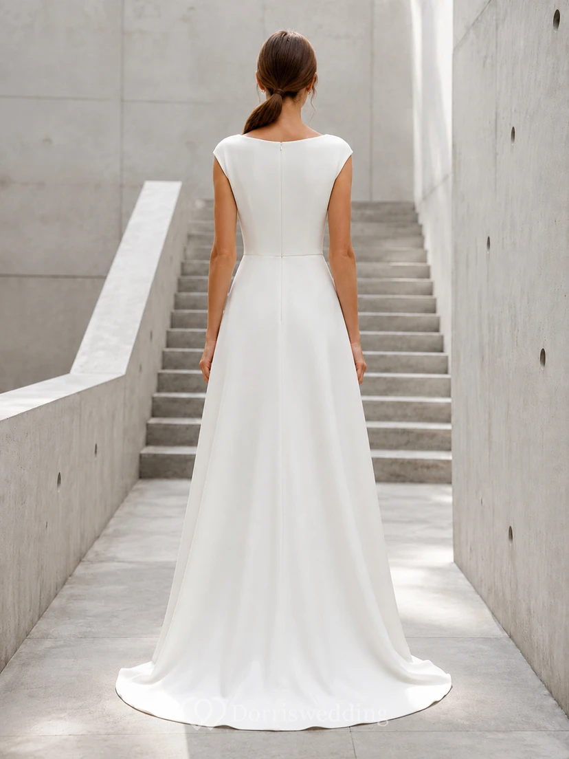 Vestido de novia moderno minimalista estilo barco con silueta en A para fugarse. view 2