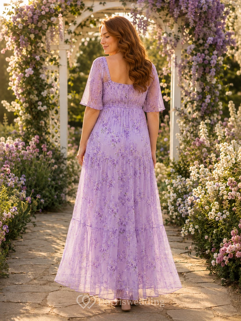 Lavendelfarbenes, geblümtes Umstandskleid mit V-Ausschnitt für zierliche Frauen – ideal für den Garten view 2