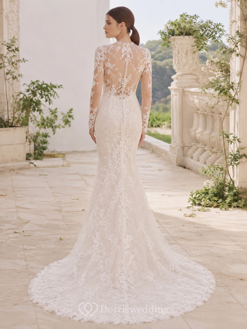 Robe de mariée sirène en dentelle diaphane, col montant, manches longues transparentes, traîne chapelle, applications florales, style bord de lac view 2